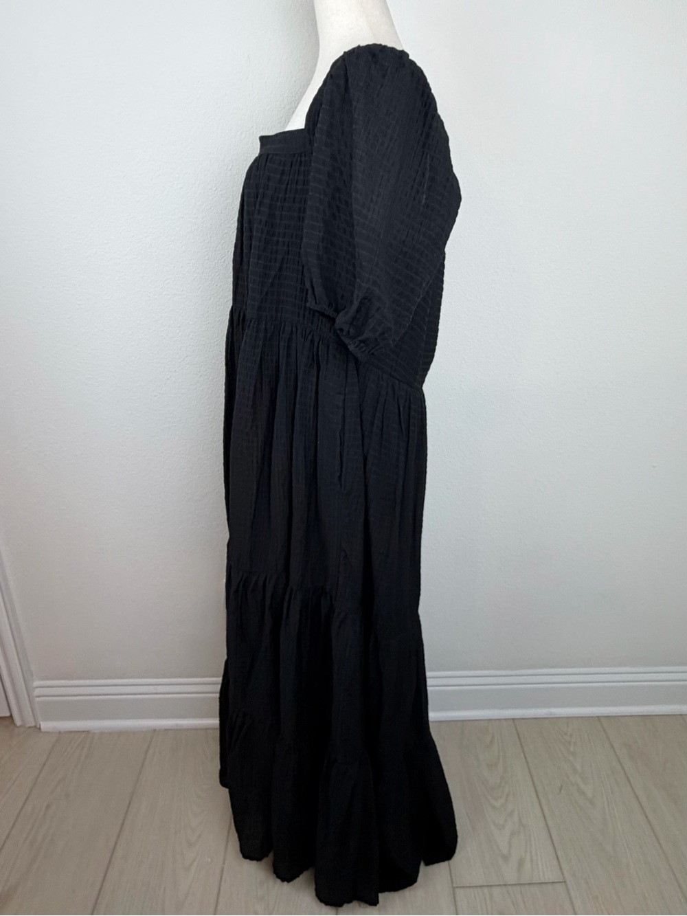 By Anthropologie Tiered Puff-Sleeve Maxi Dress in Black Size Large - Picture 12 of 14
